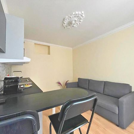 Chambre Lit Double Et Salon Avec Canape-Lit A 10 Minutes Des Champs Elysees Paris Ngoại thất bức ảnh