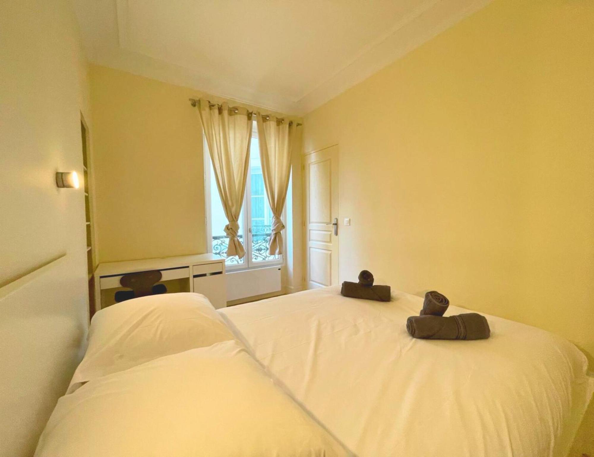 Chambre Lit Double Et Salon Avec Canape-Lit A 10 Minutes Des Champs Elysees Paris Ngoại thất bức ảnh