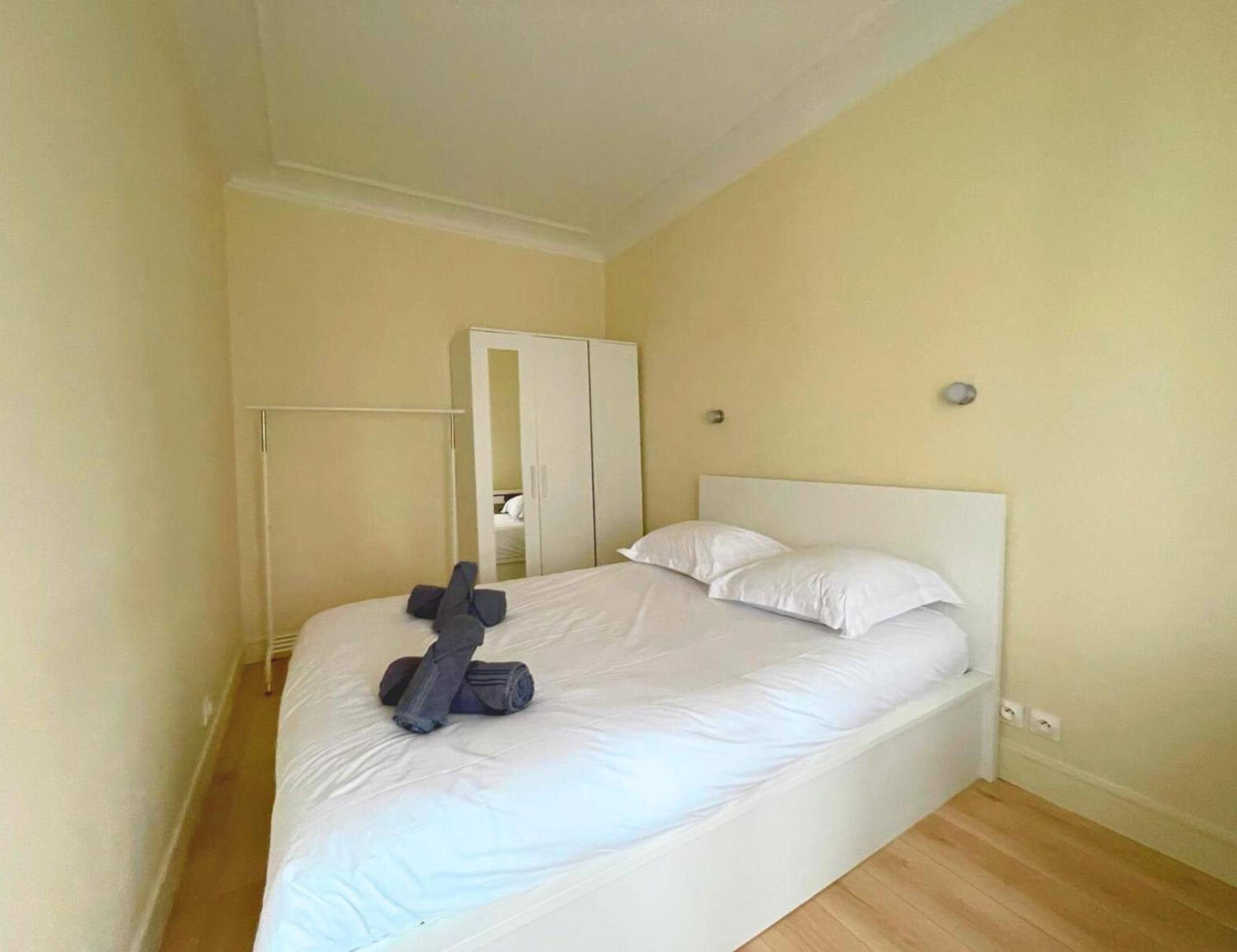 Chambre Lit Double Et Salon Avec Canape-Lit A 10 Minutes Des Champs Elysees Paris Ngoại thất bức ảnh